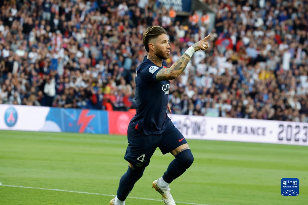 包含巴黎圣日尔曼稳居法甲榜首，全力冲刺冠军的词条