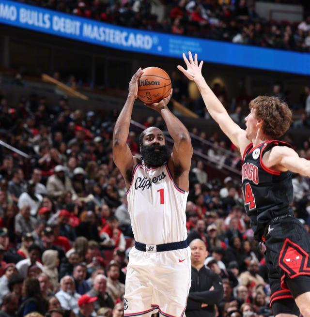 快船队遭遇不利，险胜对手保住前列的简单介绍