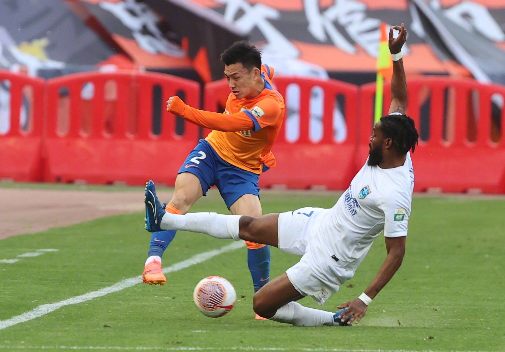 关于雷恩凭借进球优势，取得关键胜利的信息