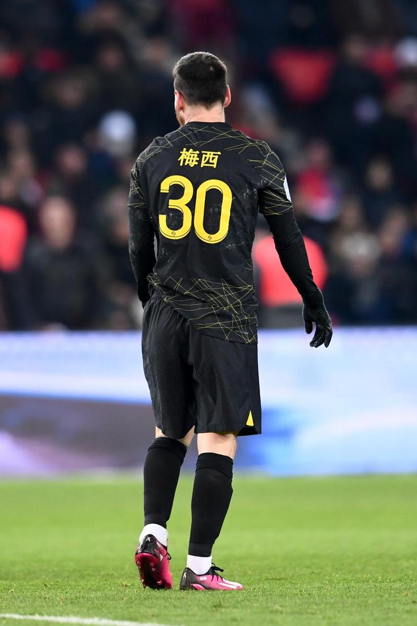 开云体育中国-巴塞罗那主场惨败，梅西连续两场陷入低迷