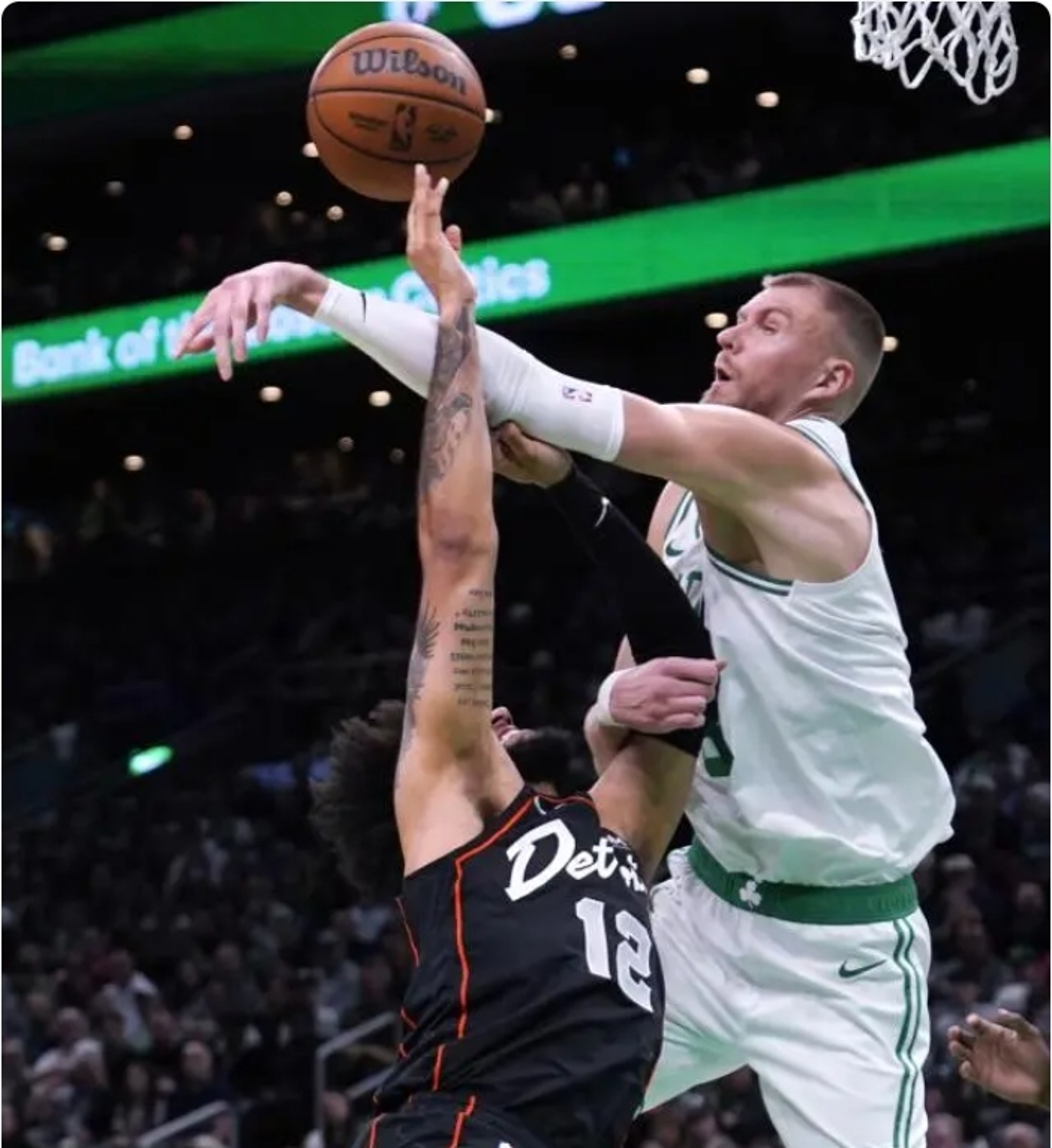 公牛客场告捷，球队备战季后赛