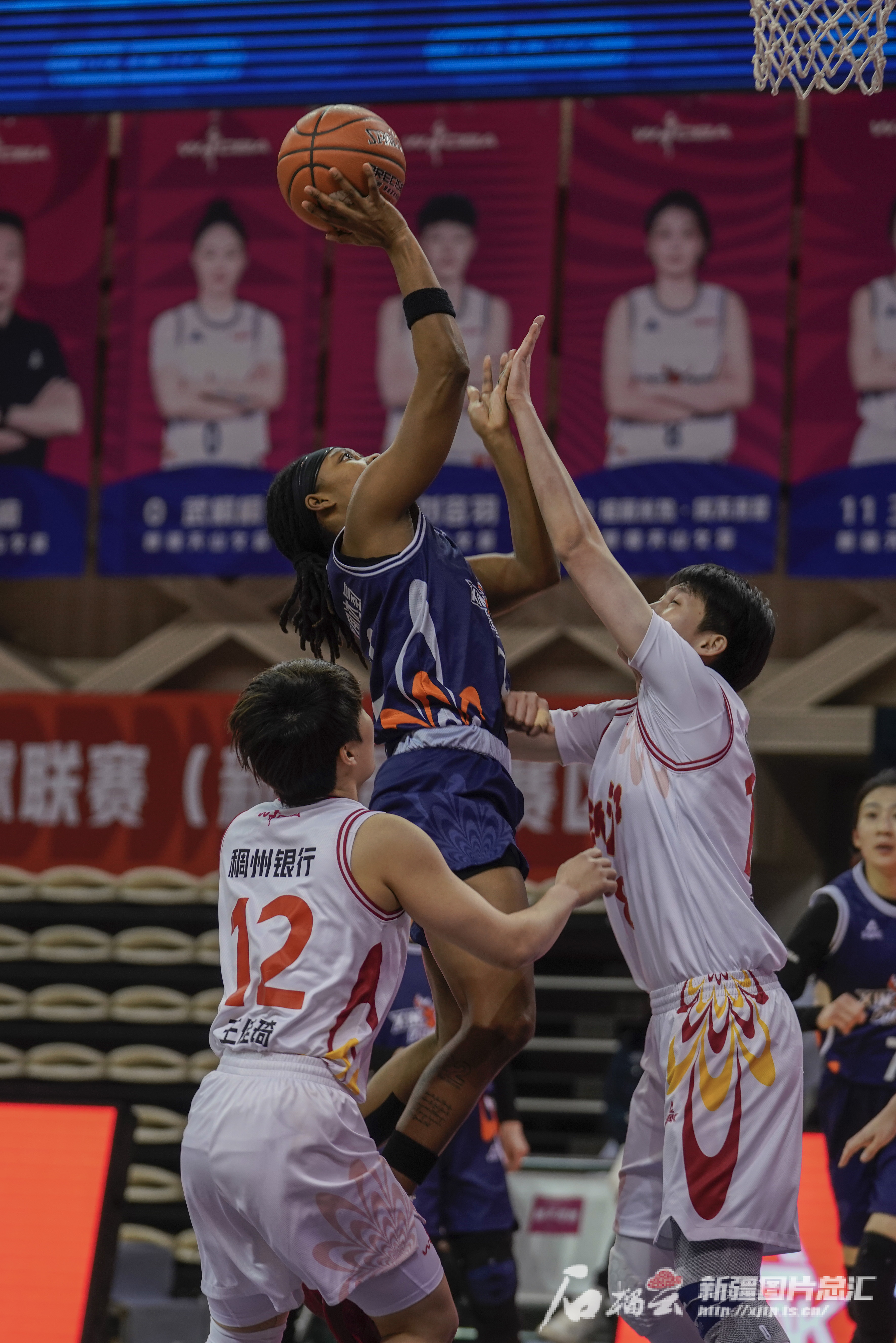 新疆主场告捷，领先优势扩大的简单介绍