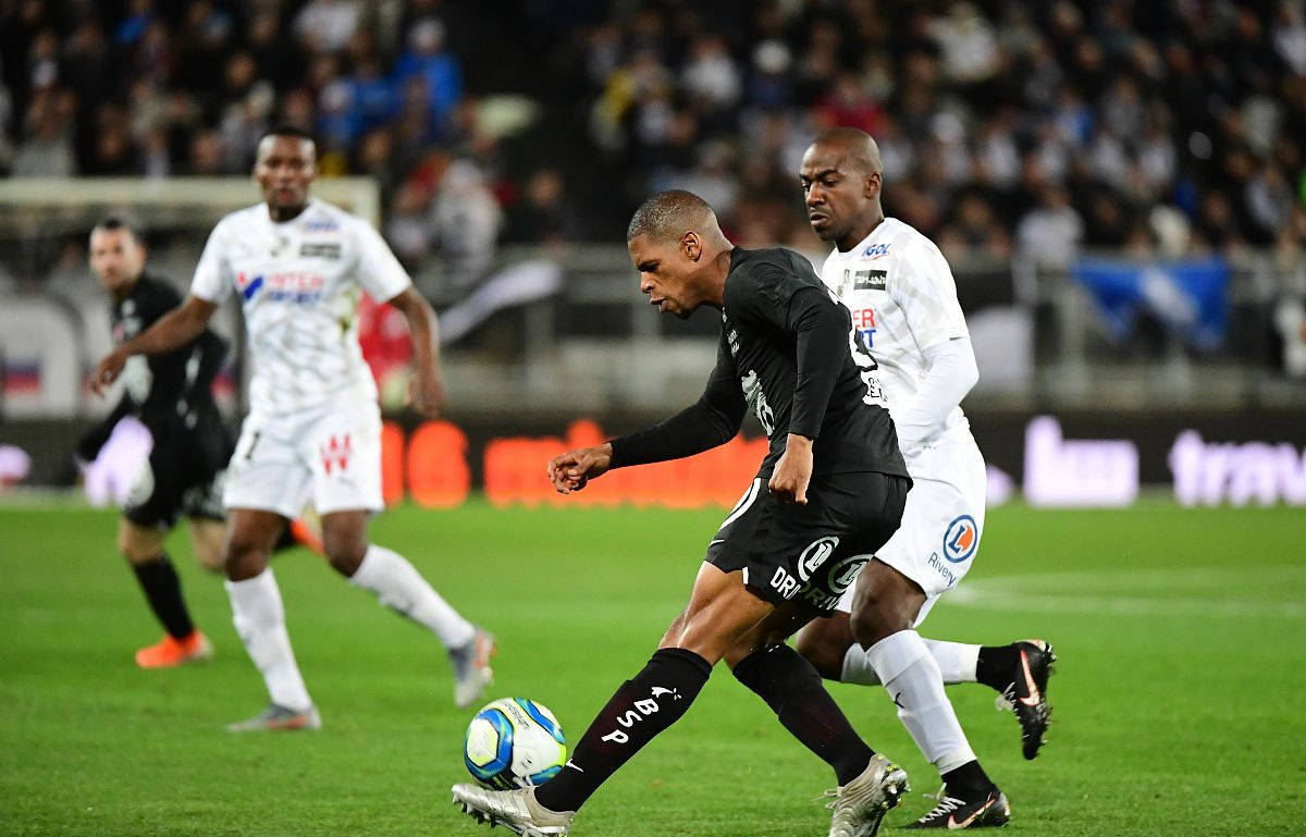 关于图卢兹客场击败卡昂，挑战冠军宝座的信息