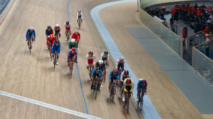 开云官网-德国选手在自行车比赛中积极争取金牌