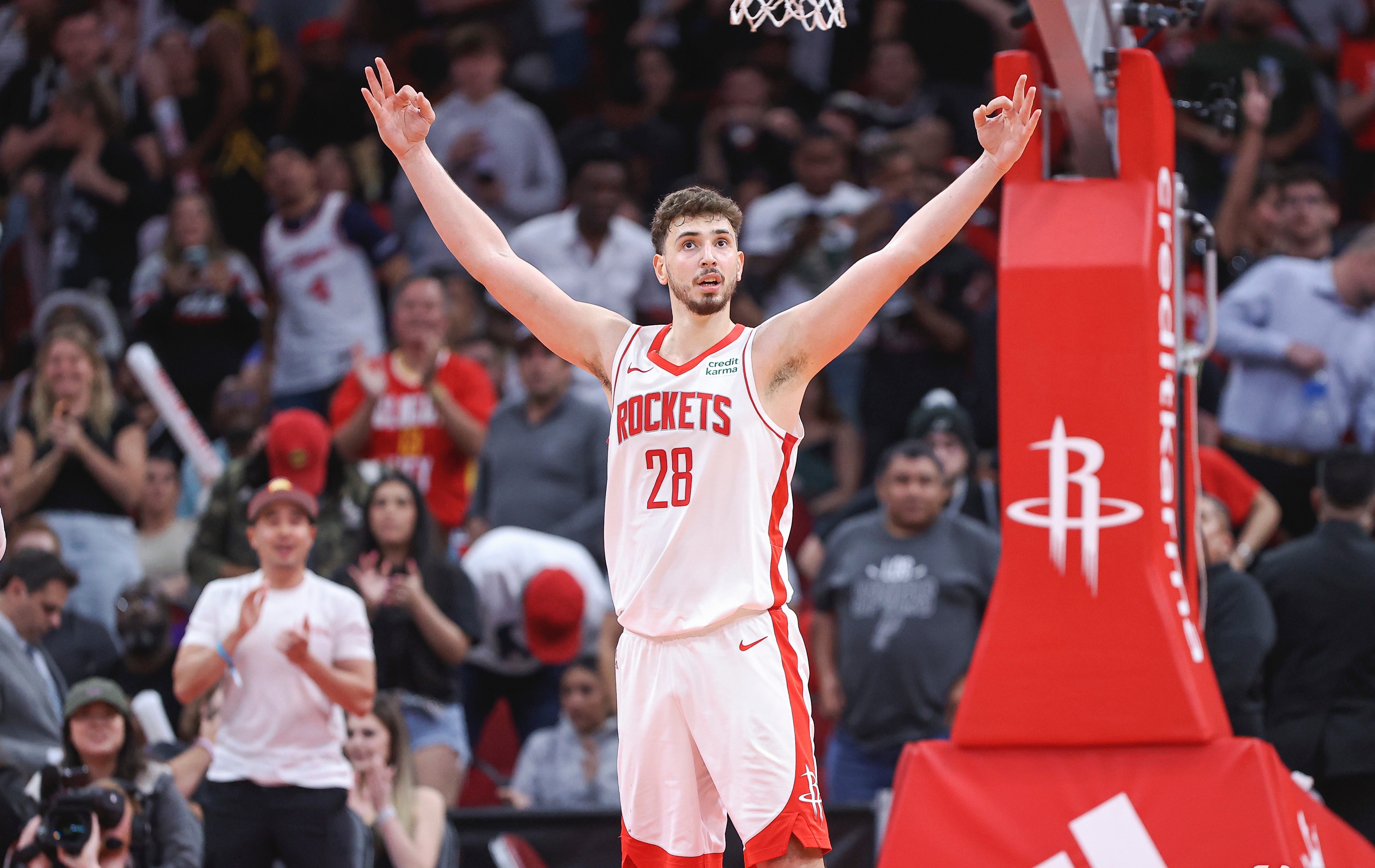 关于火箭与鹈鹕交锋，双方都希望取得胜利的信息