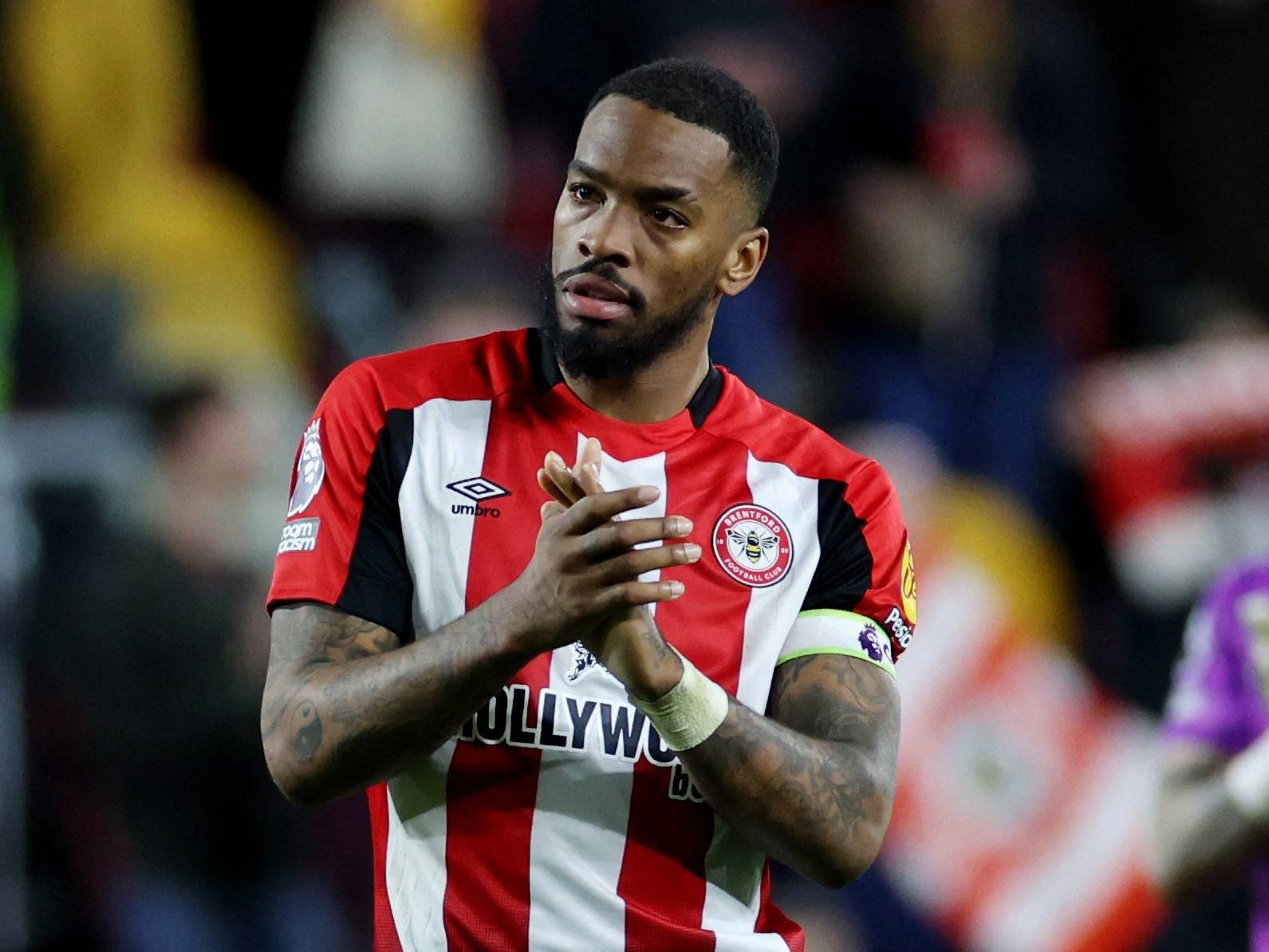 关于水晶宫主帅考虑引进新右后卫，增加防守厚度的信息