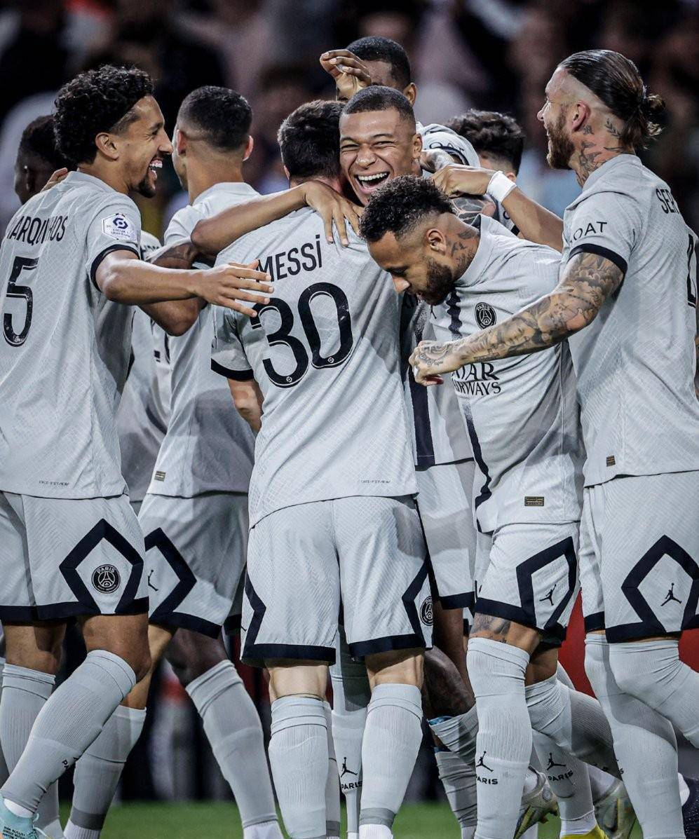 关于摩纳哥防线暴露弱点，急需调整阵容的信息