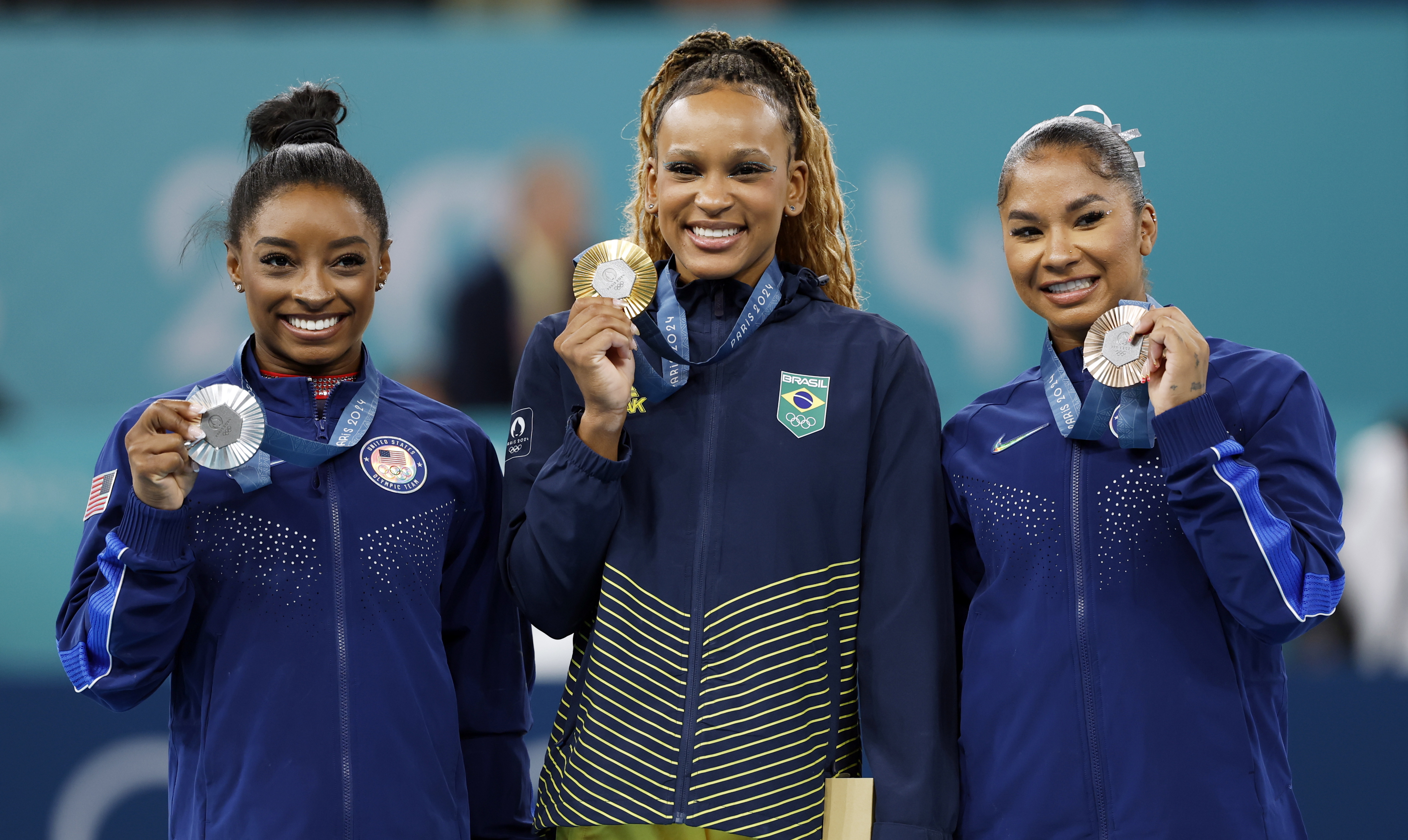 开云体育下载-美国体操选手表现出色，成功晋级半决赛