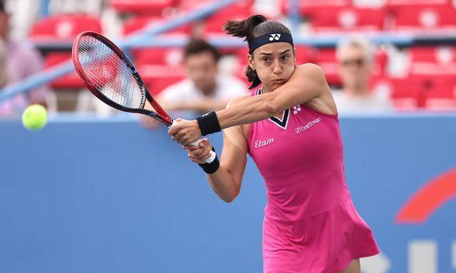 美国体操选手表现出色，成功晋级半决赛