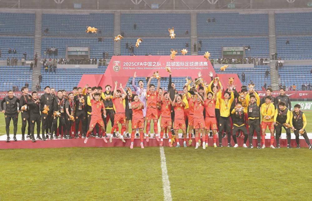 包含国际足球赛事：中国队雄心勃发，取胜的词条