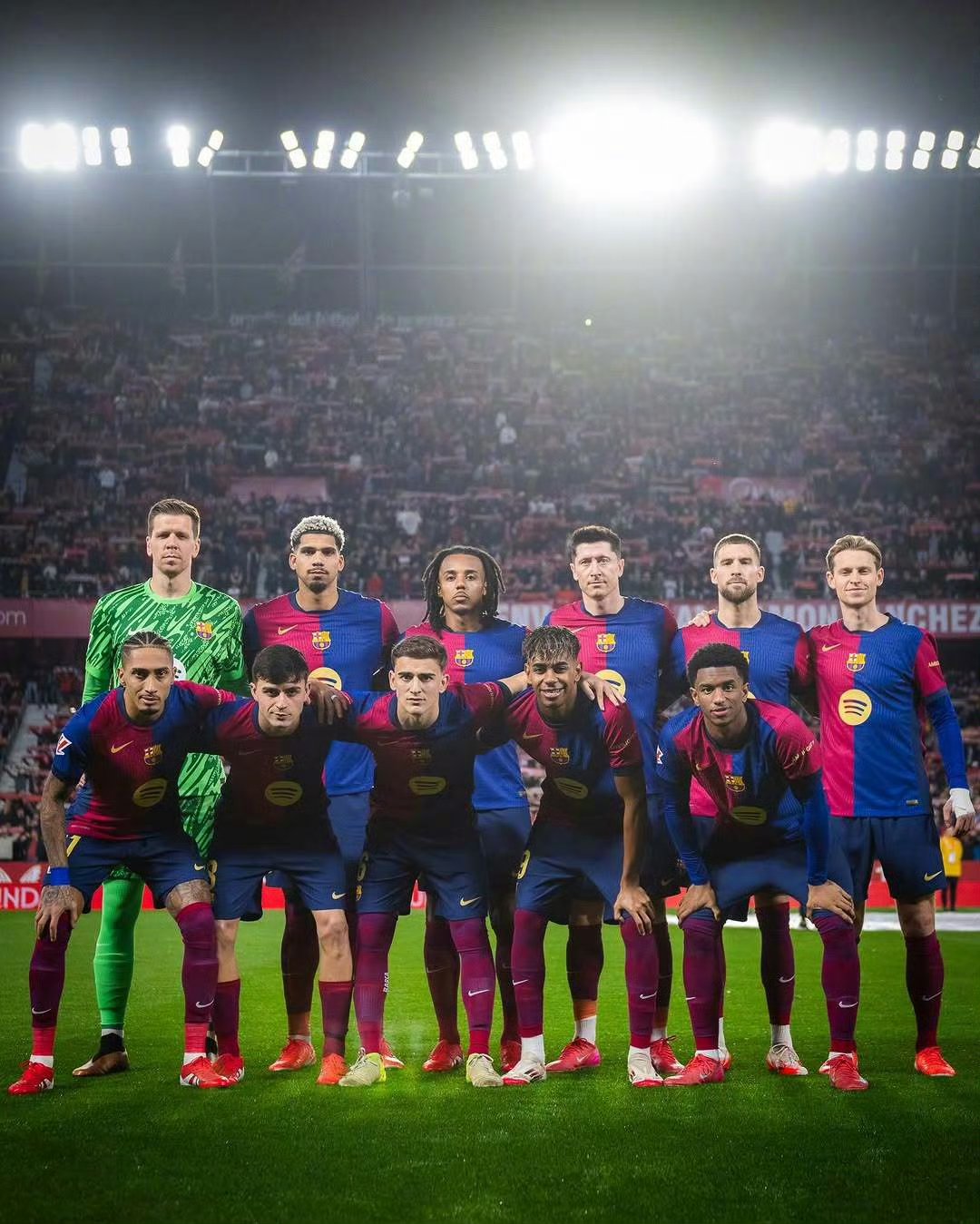 开云体育入口-塞维利亚战胜巴黎，杀入四强