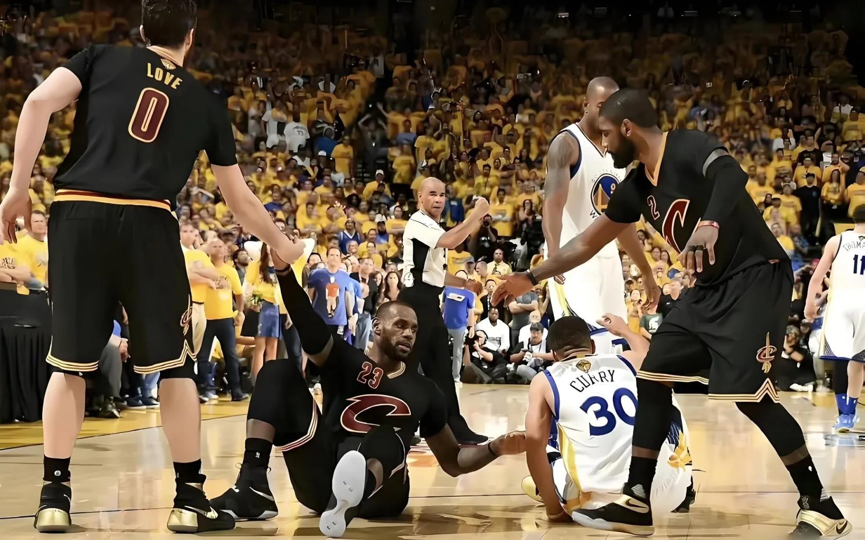 勇士队全队备战总决赛的最后阶段