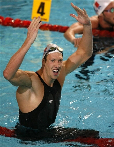 荷兰游泳选手创造新纪录，打破世界记录