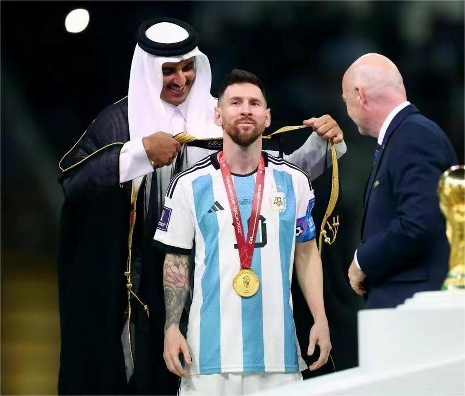 梅西在迪拜的比赛中宣布退役