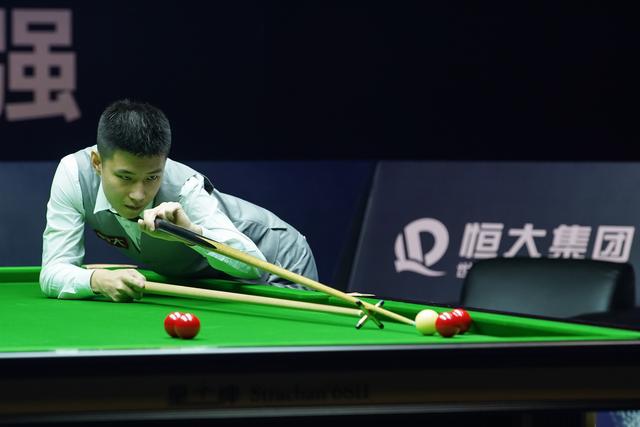 羽毛球赛事中恒大战胜对手成功转会