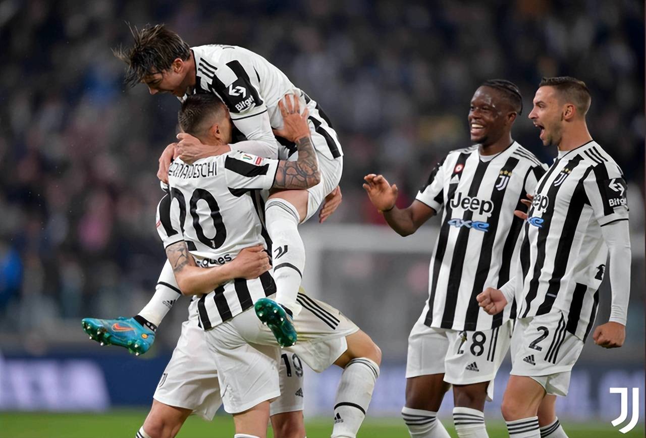 阿贾克斯逆袭南特，实现重要胜利