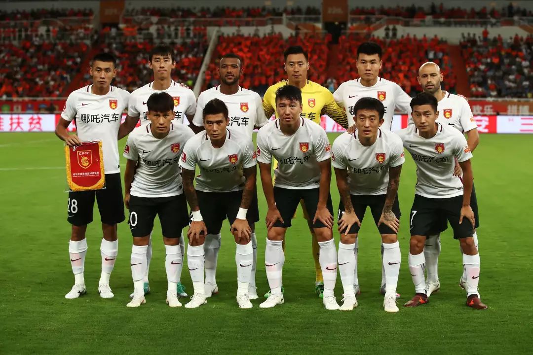 开云体育下载-华夏幸福球员伤愈复出，球队士气高涨