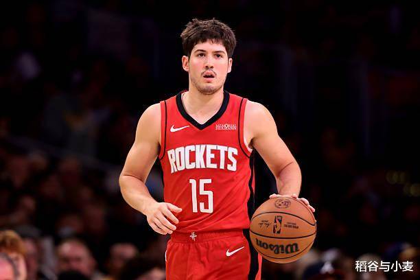 火箭双星发威，轻松取胜