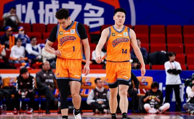 青海男篮巧胜对手，展现出色表现