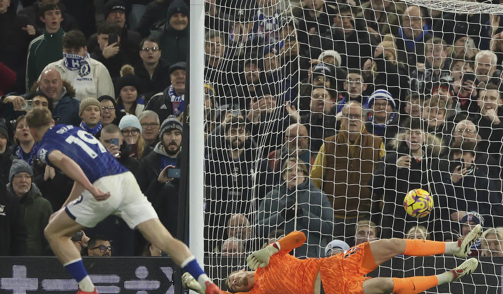 包含英格兰轻松取胜，克罗地亚难挡冲击！的词条