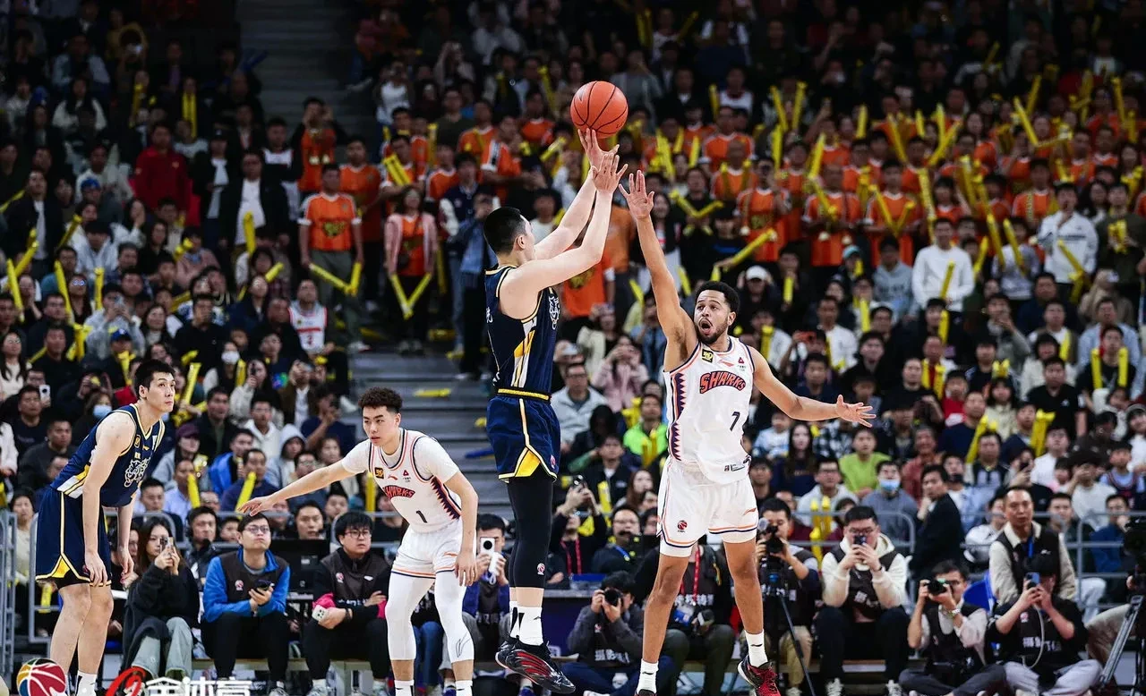 关于广东队大胜对手，积极备战下一场比赛的信息