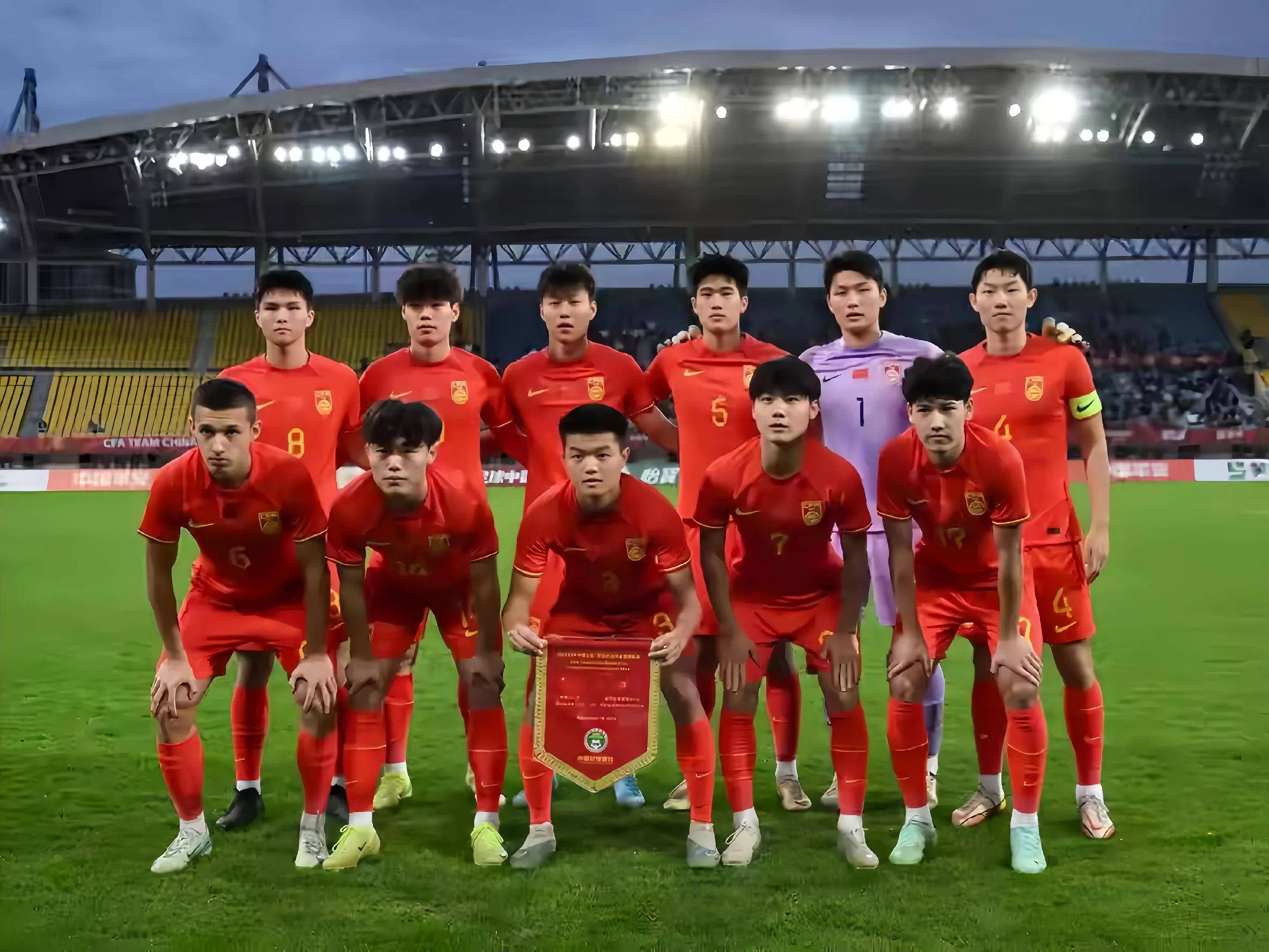 关于强队实力展现角逐国际赛事夺得冠军的信息