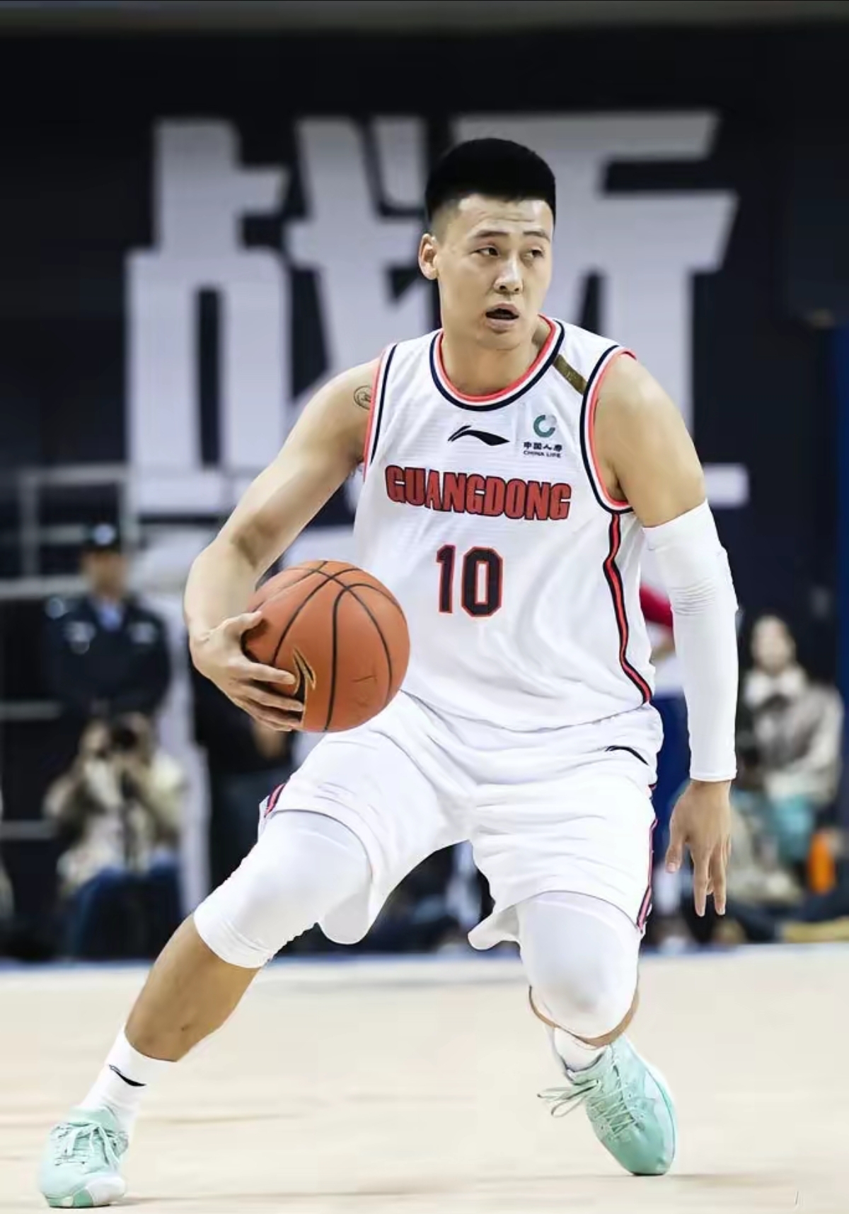 包含新疆队备战全面展开，迎接新的挑战的词条