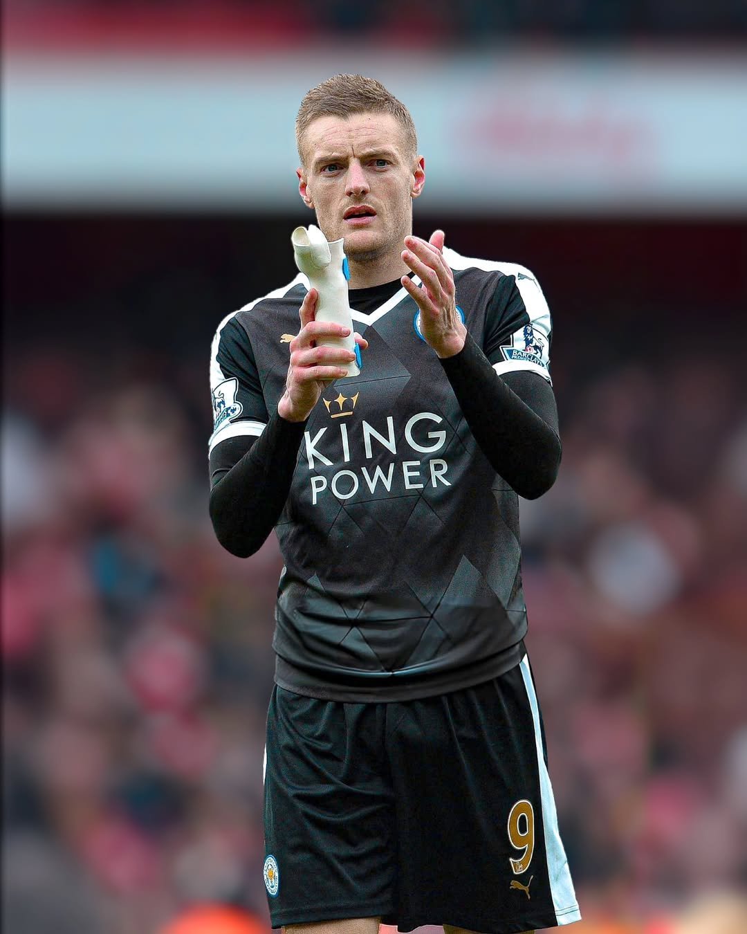 包含曼城客场大胜，保住冠军希望的词条