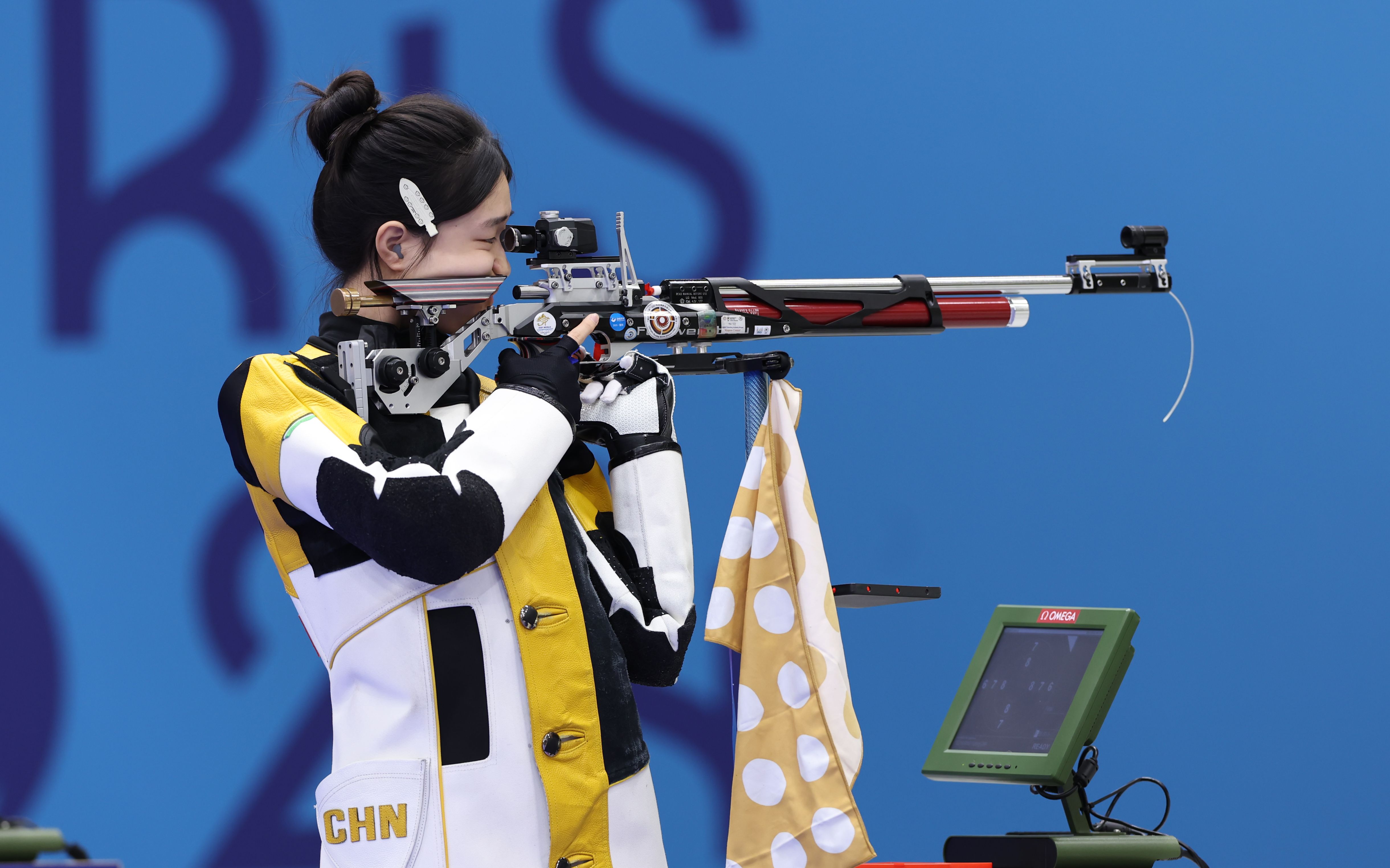 开云下载-匈牙利女子射击选手夺得冠军，气势如虹