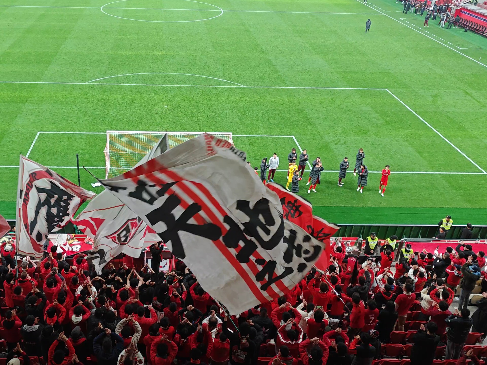 包含上海上港决战亚冠赛场，迎来澳洲球队挑战的词条