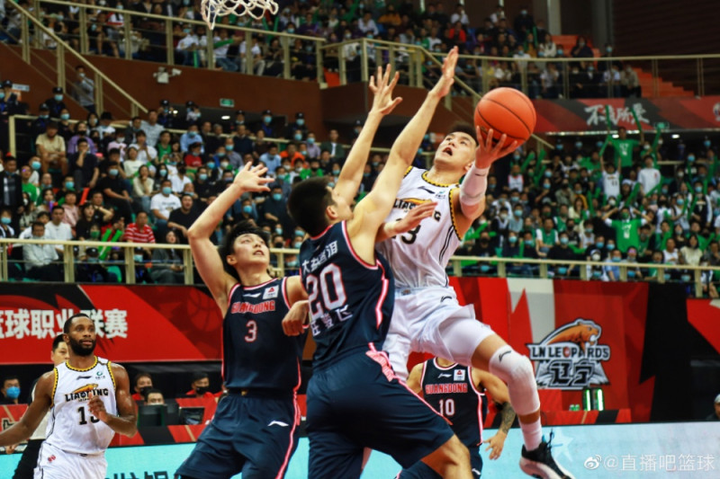 开云体育APP下载-包含尼克斯碾压尼日利亚男篮，汉密尔顿一己之力扛起全队的词条