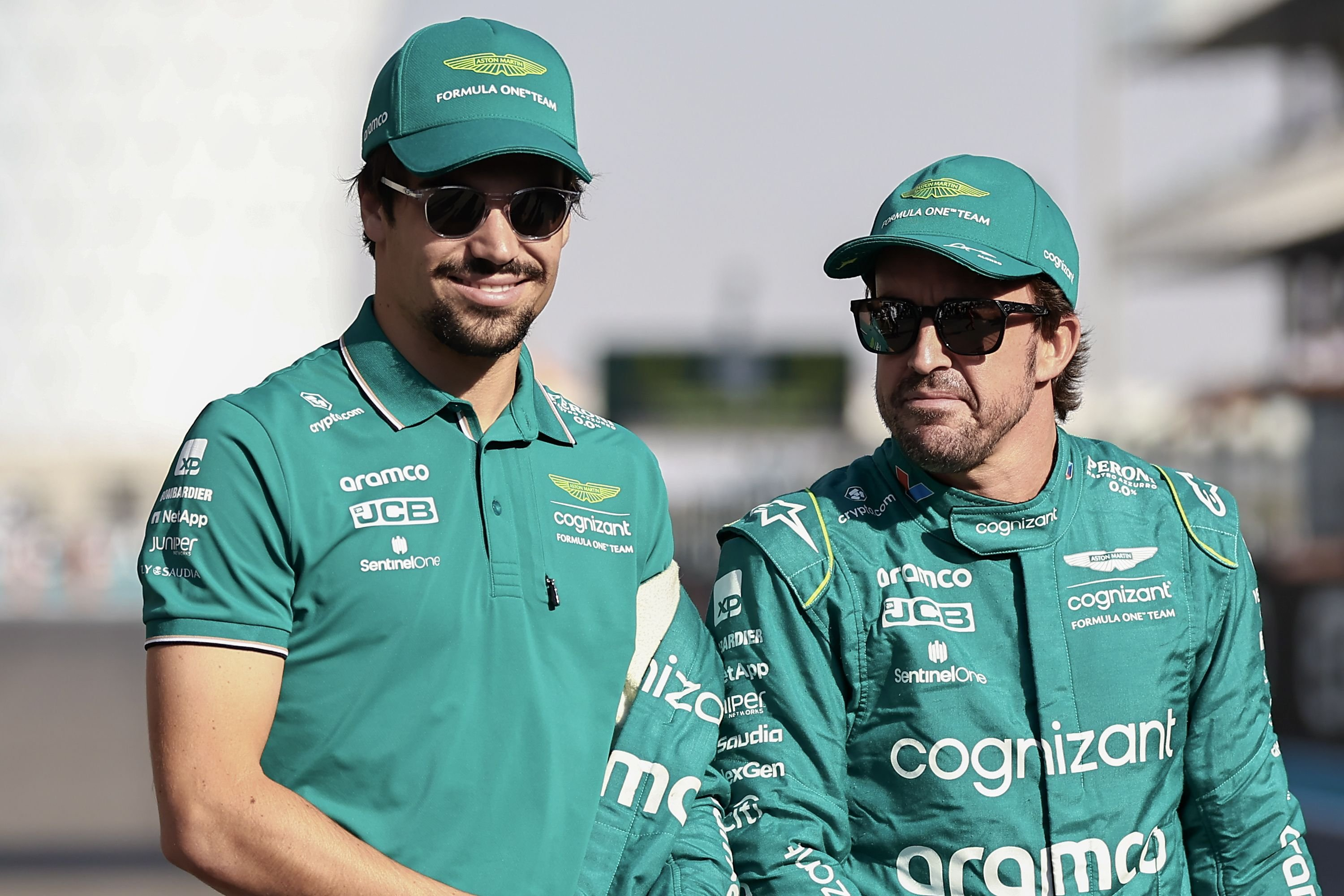 包含阿斯顿马丁翻盘法拉利，阿隆索状态火热的词条