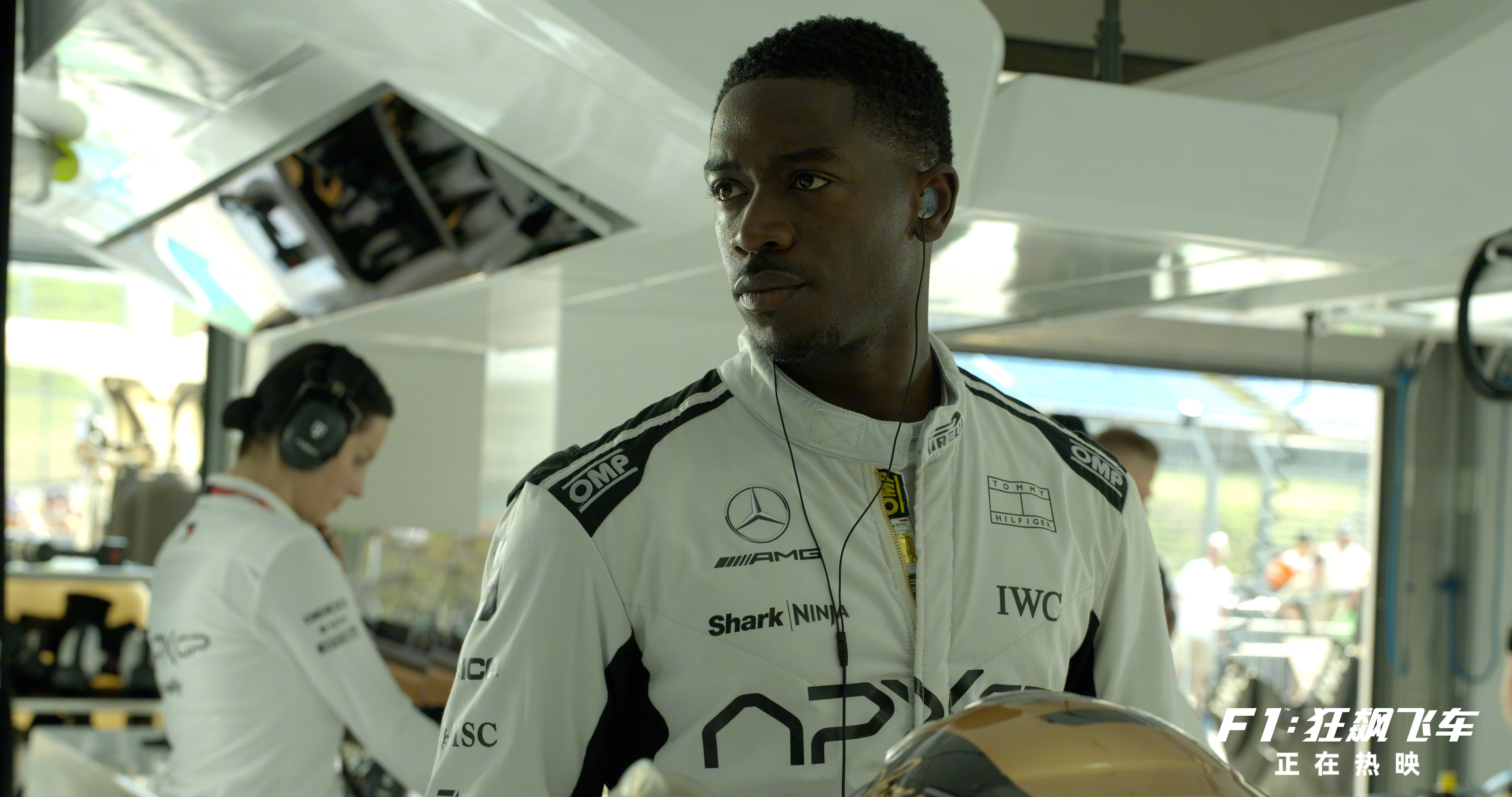 梅赛德斯鏖战红牛车队，阿隆索状态火热